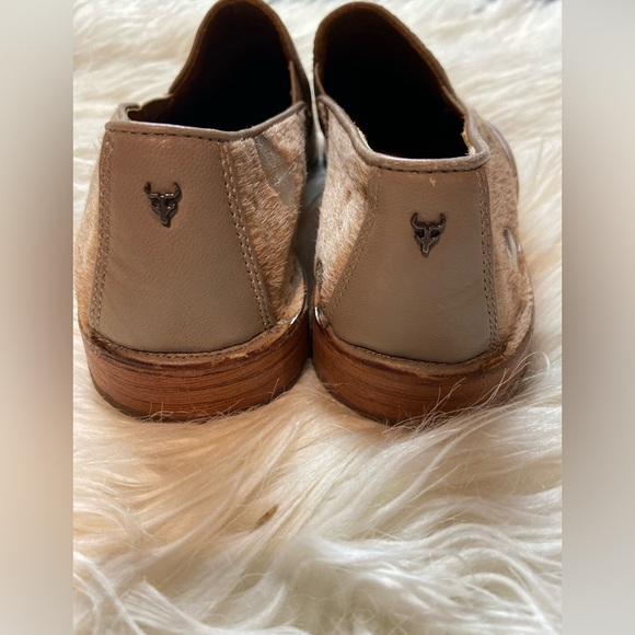 Trask Ali Acid Washed Silver And Tan Polkadot Cowhair Loafers Sz 7 (runs small) - Picture 4 of 9
